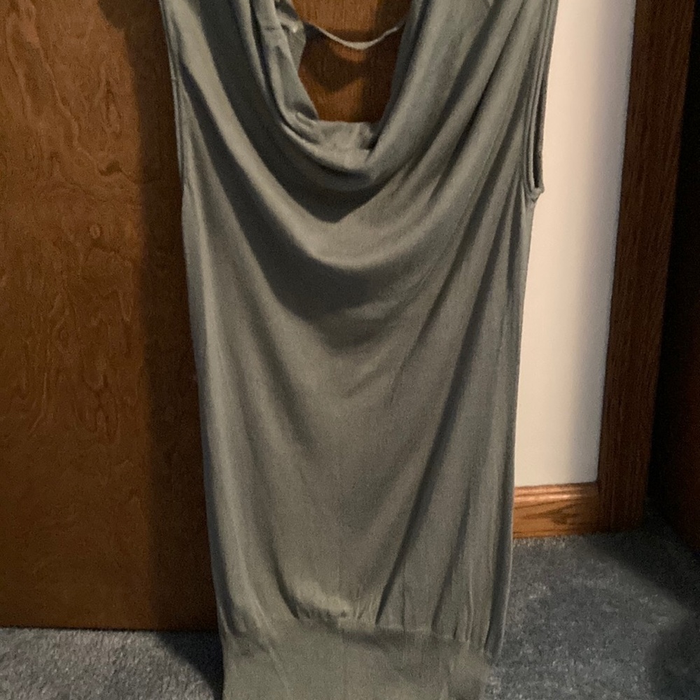Lightweight sleeveless sweater